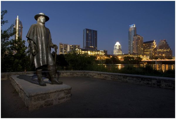 stevie-austin-statue